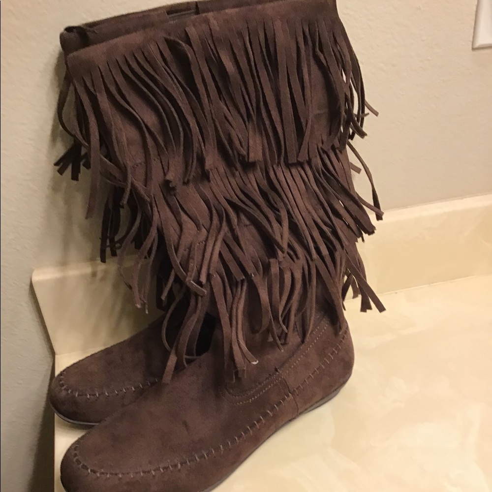 Sherry sued-like fringe boots from Comfortview
